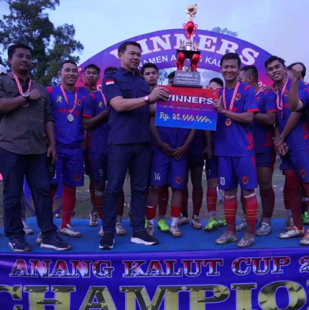 Foto: Tutup Anang Kalut CUP 2024, Bupati Kapuas Hulu Ajak Saling Suport untuk Keberlangsungan Turnamen  | Pifa Net