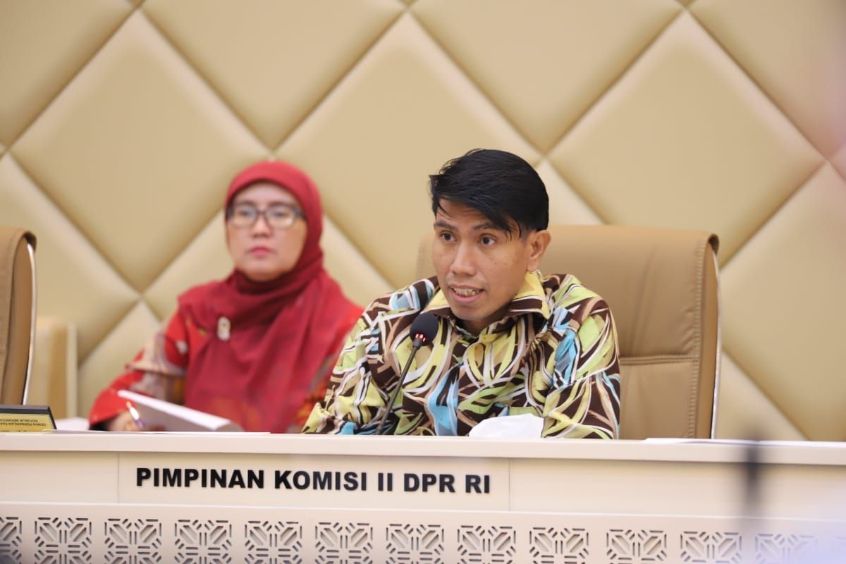 Foto: Komisi II DPR RI Akan Kaji Usulan Perpanjangan Usia Pensiun ASN Hingga 70 Tahun | Pifa Net