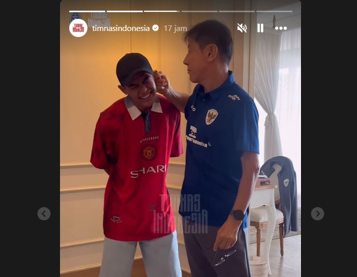 Foto: Pratama Arhan Dijewer Shin Tae-yong Saat Gabung Timnas Indonesia Jelang Piala AFF 2024 | Pifa Net