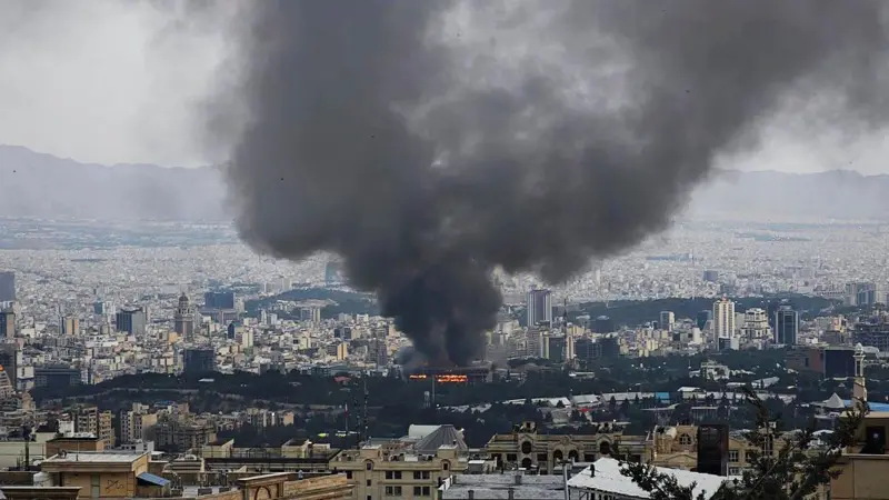 Foto:  Israel Gempur Teheran Usai Pidato Pemimpin Tertinggi Iran Ayatollah Khamenei | Pifa Net