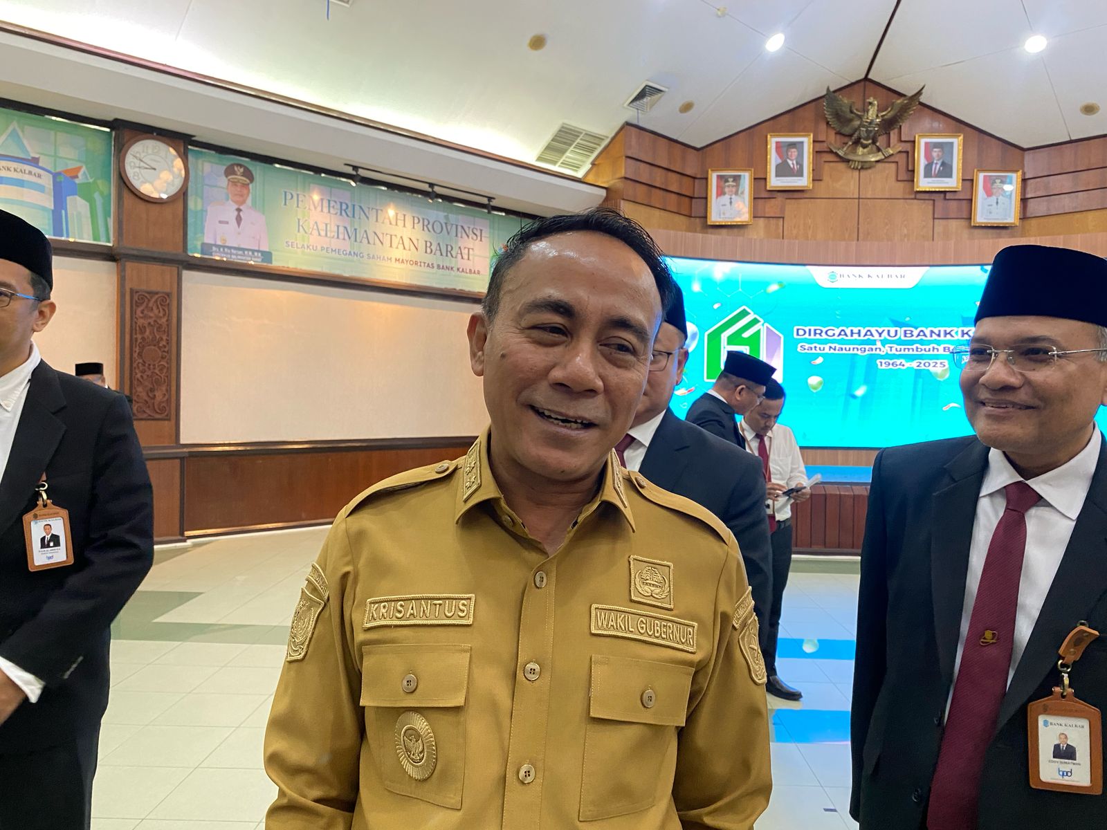Foto: Wagub Krisantus: Seluruh Perusahaan Wajib Miliki NPWP dan Rekening Bank Kalbar | Pifa Net