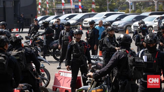 TNI dan Kejagung Bantah Isu Anggota Datangi Polda Metro Jaya, Minta Publik Waspadai Provokasi. CNN Indonesia