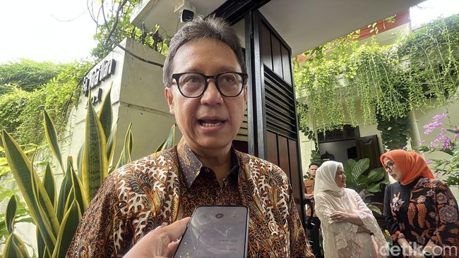 Foto: Menkes Budi Gunadi Sadikin Jelaskan Makna Ukuran Celana Jeans Pria Ukuran 33 Lebih Cepat Hadap Allah | Pifa Net