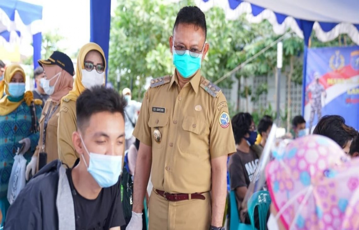 Foto: Pemkot Pontianak Targetkan 150 Ribu Warganya Tervaksin Hingga Akhir Juli | Pifa Net