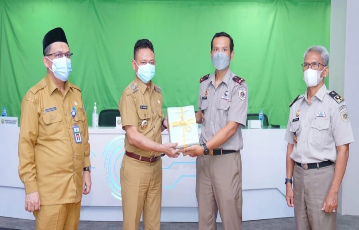 Foto: Kantor Pertanahan Kota Pontianak Serahkan 105 Sertifikat Tanah Milik Pemkot | Pifa Net