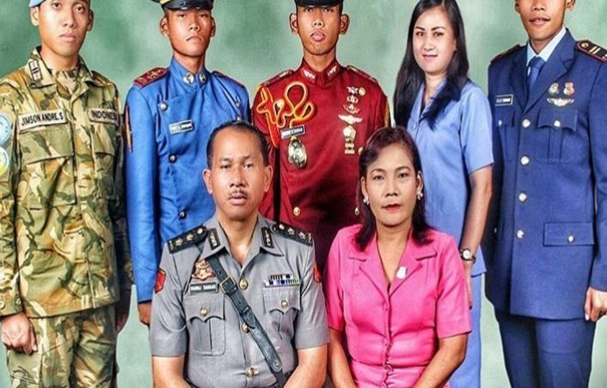 Foto: Satu Keluarga Berprofesi sebagai Perwira TNI-Polri, Begini Potret Ayah dan 4 Anaknya | Pifa Net