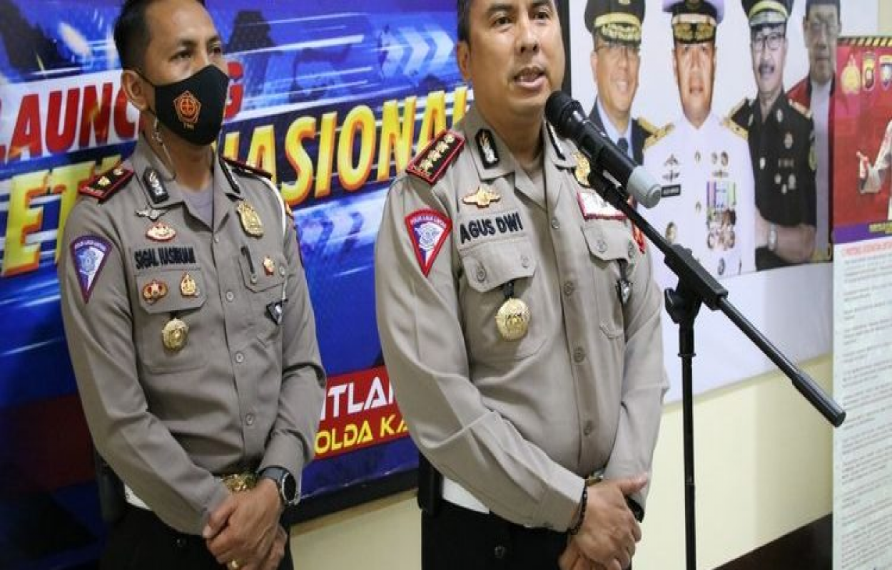 Foto: Polda Kalbar Imbau Warga untuk Disiplin dengan PPKM Darurat 12-20 Juli 2021 | Pifa Net