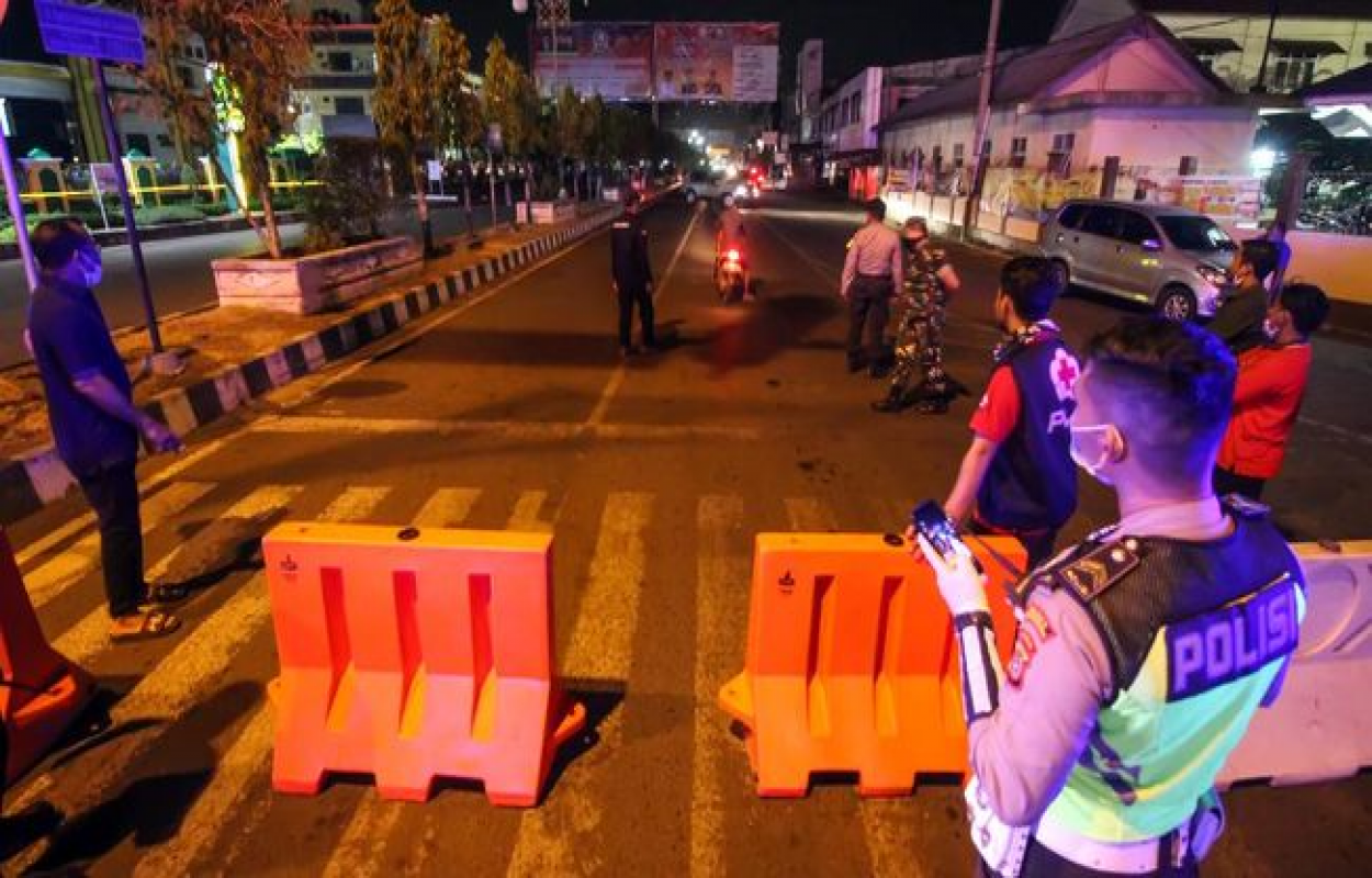 Foto: 80 Persen Warga Pontianak Sudah Patuhi PPKM Darurat | Pifa Net