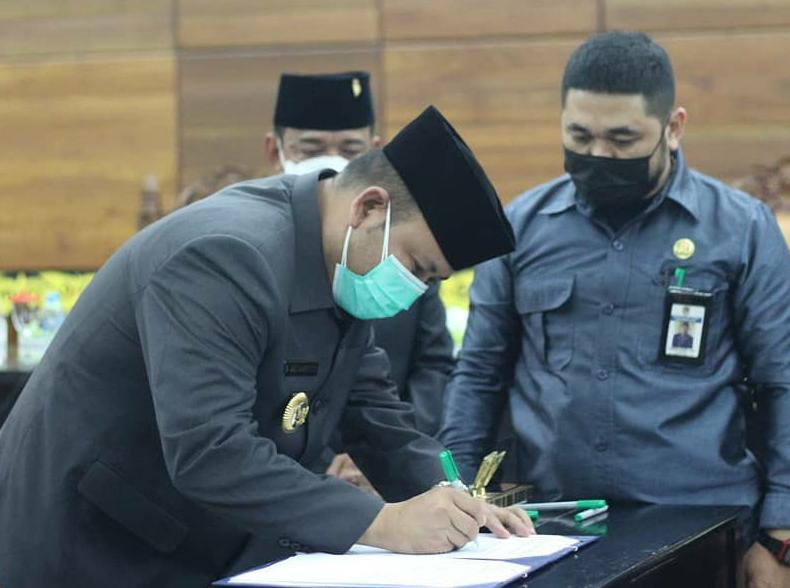 Foto: KUA-PPAS APBD Tahun 2022 Telah Disetujui Oleh Bupati dan DPRD Kabupaten Melawi | Pifa Net