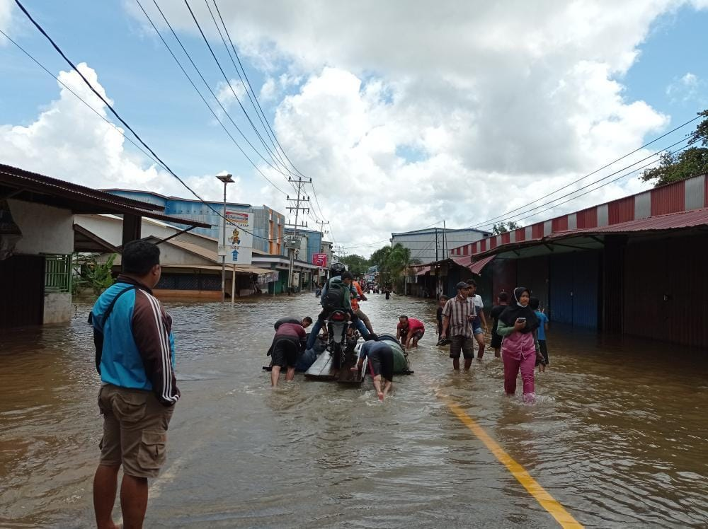 Foto: Banjir Rendam Beberapa Kecamatan di Wilayah Ketapang | Pifa Net