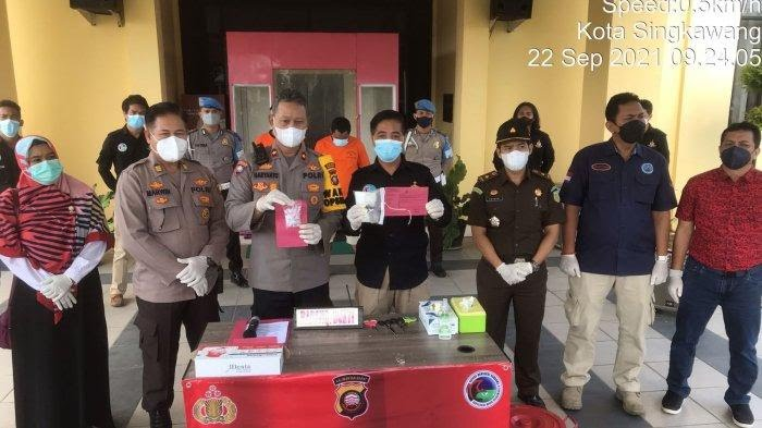 Foto: Sat Resnarkoba Polres Singkawang Musnahkan Barang Bukti Narkoba | Pifa Net