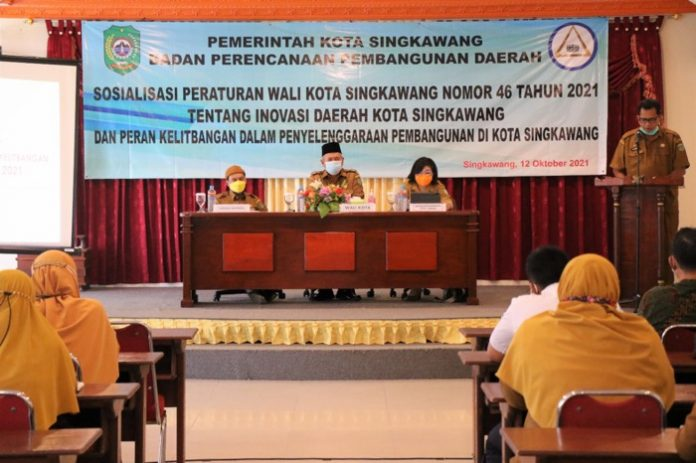 Foto: Kepala BALITBANGDA Kalbar Berharap Hasil Kelitbangan Kota Singkawang 2021 Dorong Kemajuan Daerah | Pifa Net