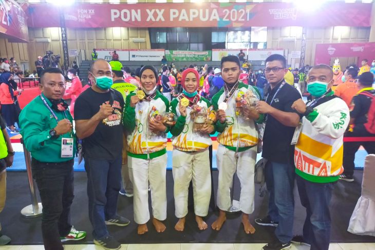 Foto: Atlet Tarung Derajat Kalbar Raih 2 Medali Emas dan 1 Perunggu, Sujiwo Mengaku Kaget | Pifa Net