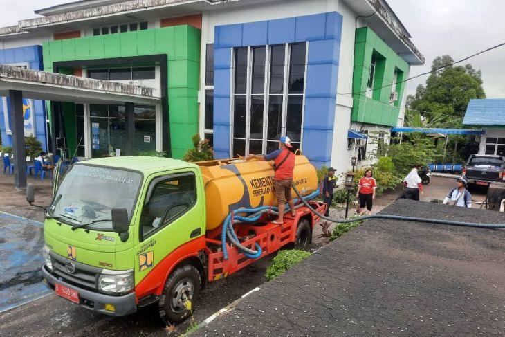 Foto: Demi Kelancaran Air Bersih Dikala Banjir, PDAM Sintang Ajukan Pinjaman Mobil Tangki | Pifa Net
