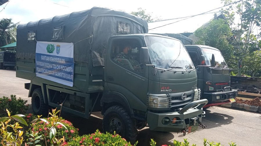 Foto: Bekangdam XII/Tanjungpura Salurkan 10 Ton Beras Ke Melawi | Pifa Net