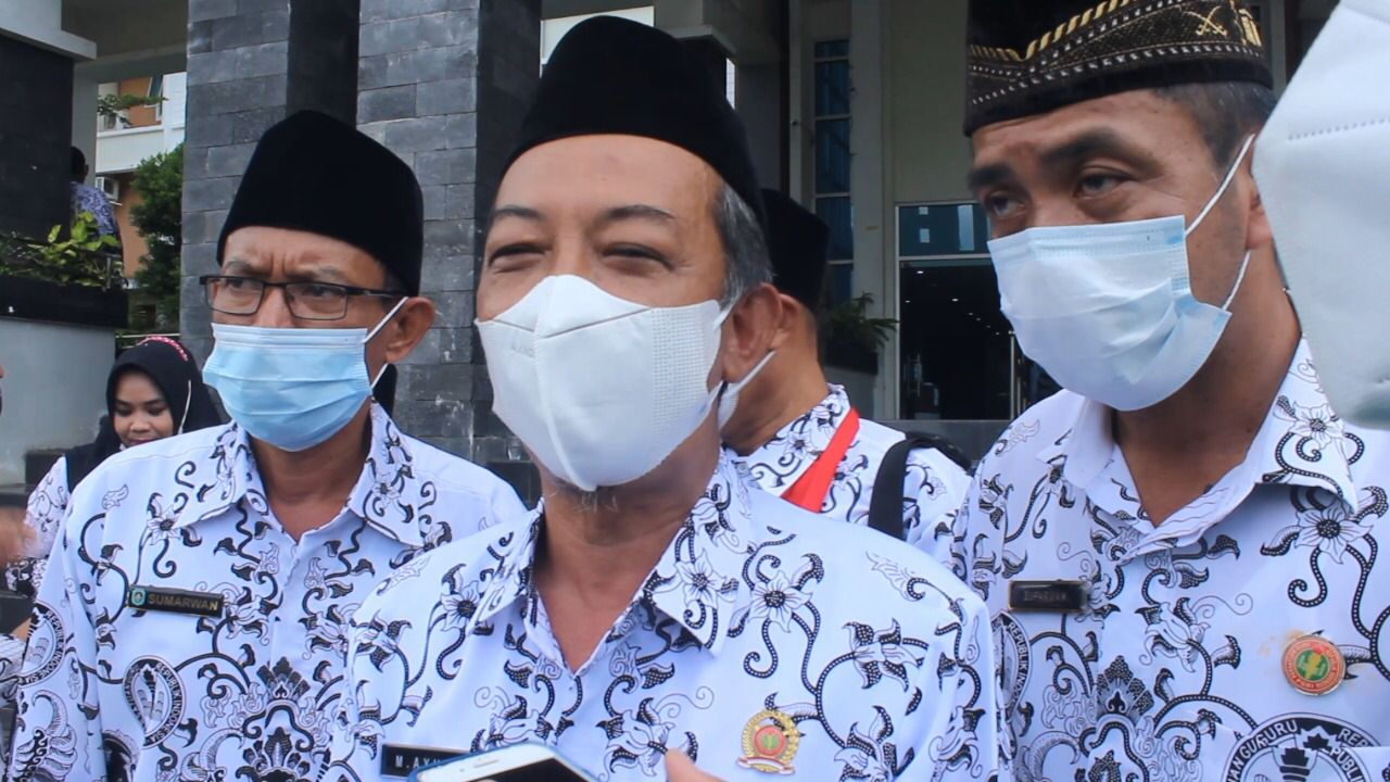 Foto: Kadisdik Kubu Raya Menilai Guru Didaerah Perlu di Perhatikan | Pifa Net