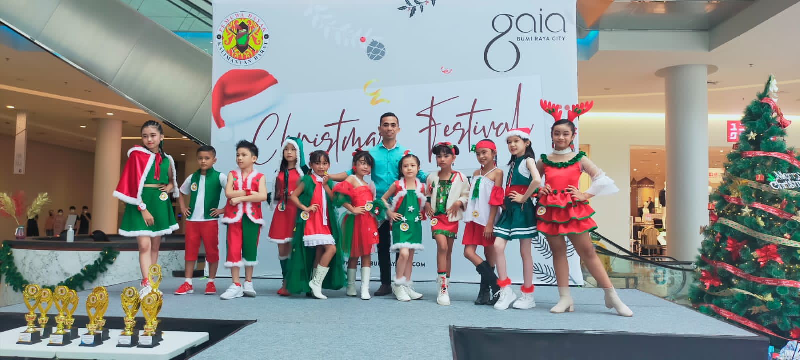 Foto: Pentas Seni dan Model Turut Meriahkan Christmas Festival yang Diselenggarakan PDKB di Gaia Mall | Pifa Net
