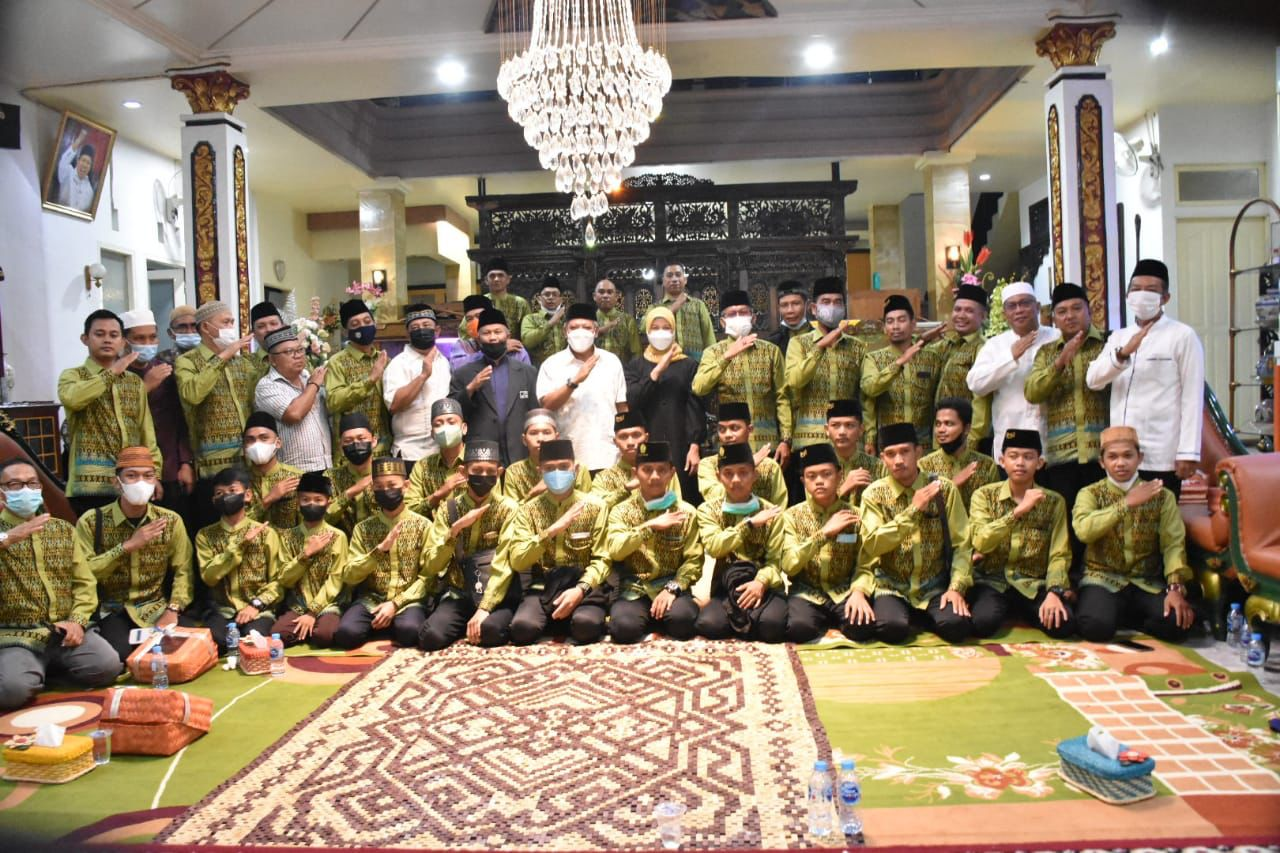 Foto: Lepas Kafilah MTQ ke-XXIX Kalbar, Bupati Muda Yakin Daya Juang Anak Kubu Raya Lebih Kencang dan Menanjak | Pifa Net