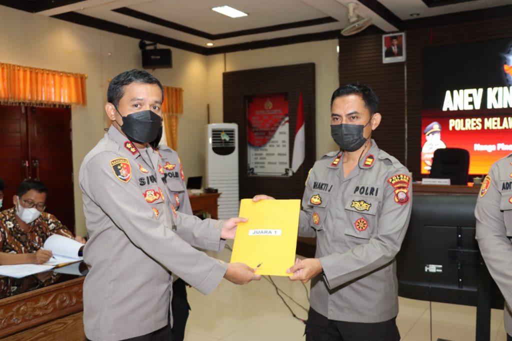 Foto: Tiga Polsek dengan Capaian Vaksinasi Covid-19 Tertinggi Dapat Reward dari Kapolres Melawi | Pifa Net