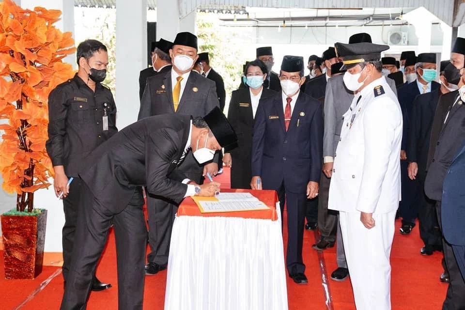 Foto: Wabup Farhan Lantik Sebanyak 113 Pejabat Administrator Dilingkungan Pemda Ketapang | Pifa Net
