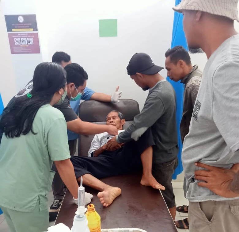 Foto: Pengendara Sepeda Motor Tabrak Pejalan Kaki, Korban Dilarikan ke RS | Pifa Net