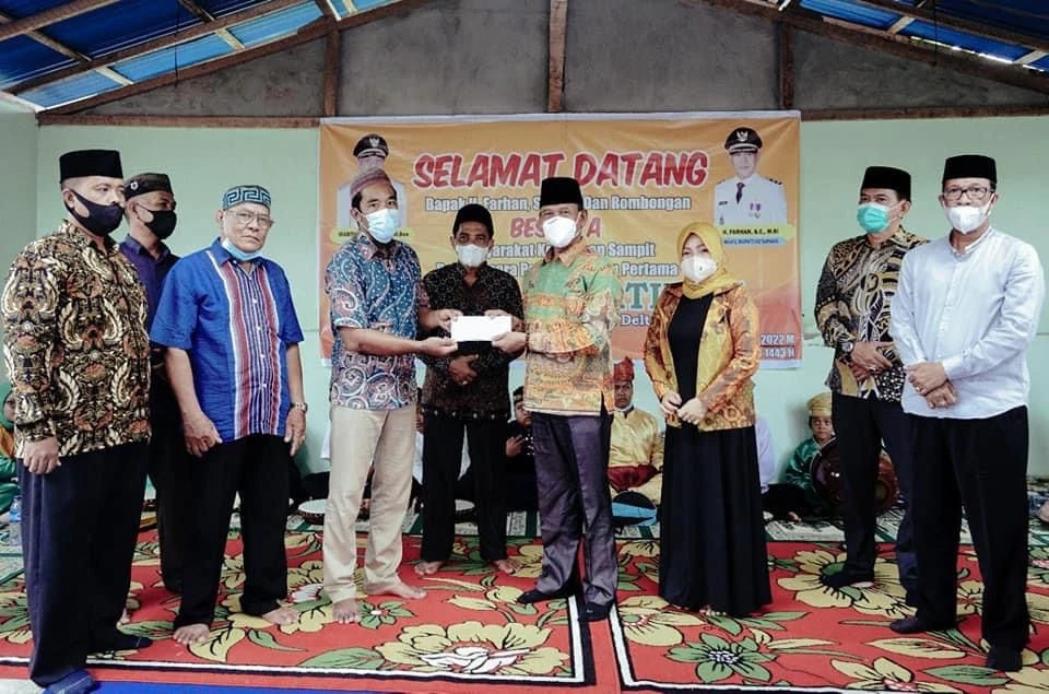 Foto: Wabup Ketapang Letakkan Batu Pertama Pendirian Kembali Masjid AL-FATIHAH Kelurahan Sampit | Pifa Net