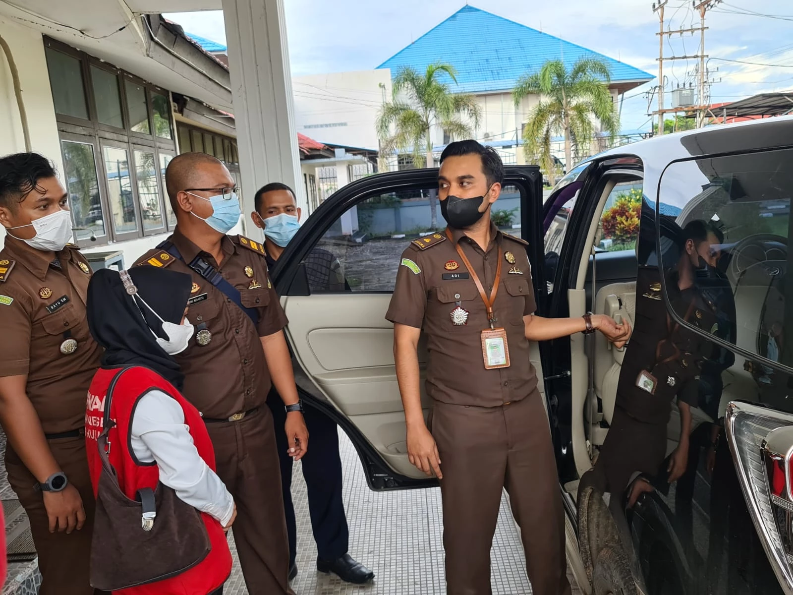 Foto: Kejari Kapuas Hulu Tahan LS Atas Dugaan Korupsi Pembangunan Terminal Bunut Hilir | Pifa Net