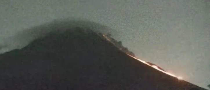 Foto: Awas Erupsi, Gunung Merapi Luncurkan Awan Panas Sejauh 2.800 Meter | Pifa Net