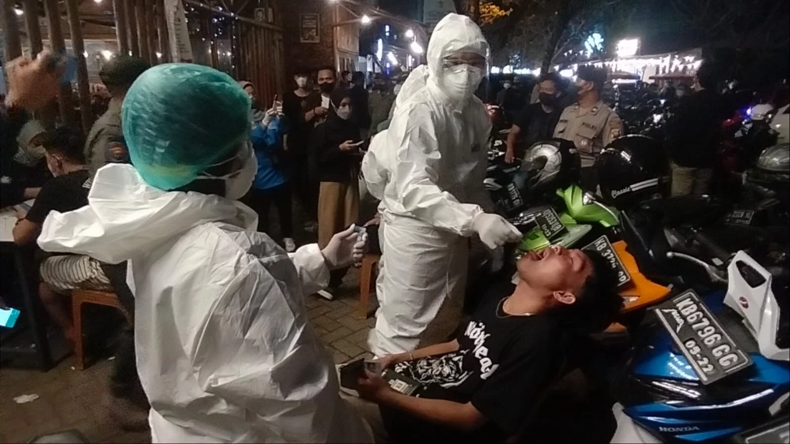Foto: Satgas Covid-19 Pontianak Gelar Patroli Gabungan di Sejumlah Cafe Jalan Reformasi | Pifa Net