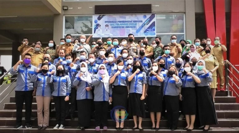 Foto: Wabup Sekadau Hadiri Acara Sukuran Penempatan Mall Pelayanan Publik | Pifa Net