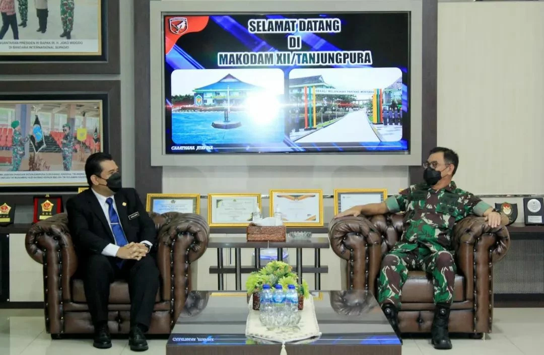 Foto: Pererat Silaturahmi, Pangdam XII/Tpr Terima Kunjungan Kehormatan Konsul Malaysia | Pifa Net
