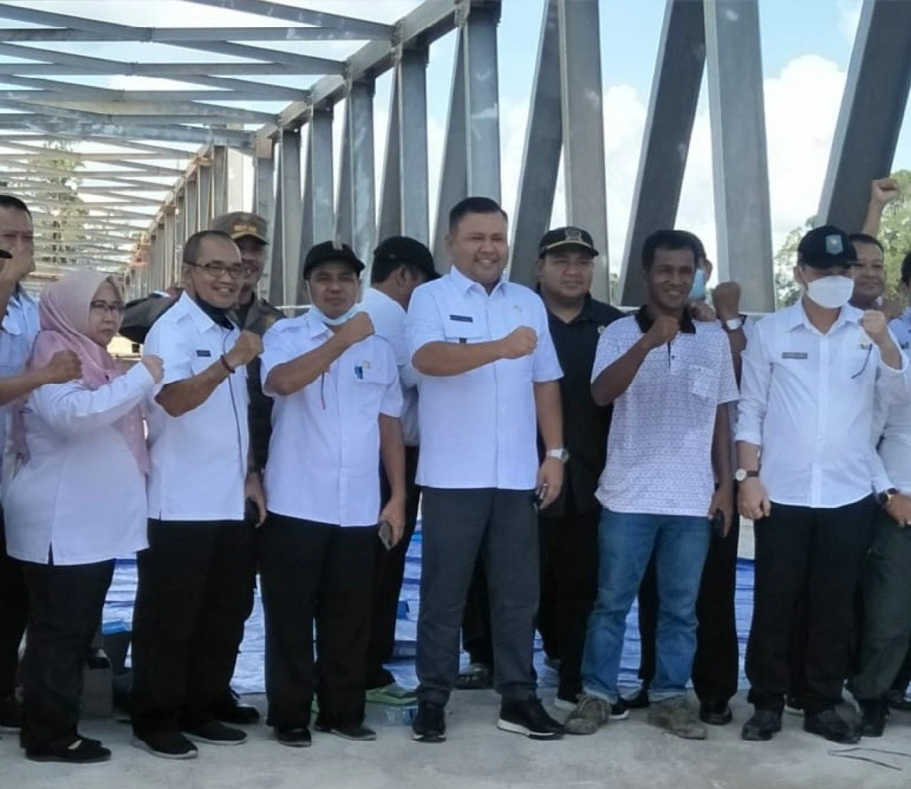 Foto: Jembatan Melawi II Akan Rampung Dibangun,  Bupati Dadi: Cita-cita Sejak Kabupaten Melawi Berdiri | Pifa Net