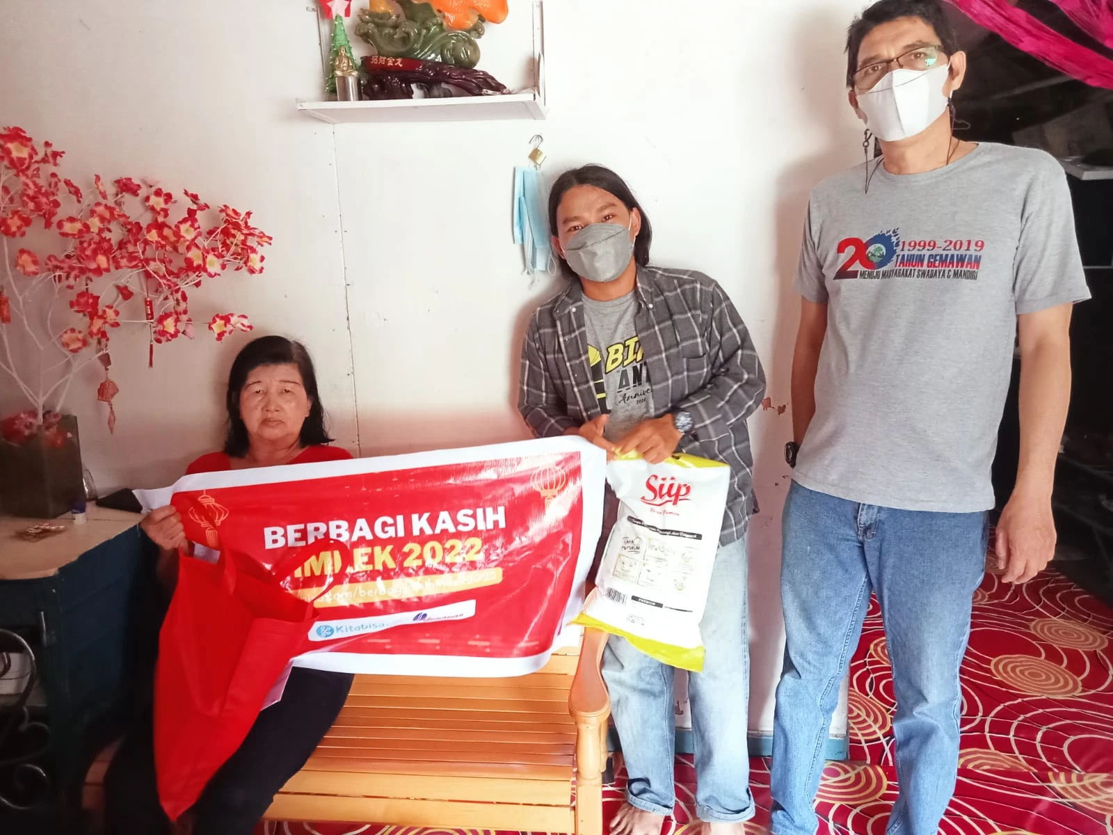 Foto: Gemawan Kembali Salurkan Donasi Penggalangan Online | Pifa Net