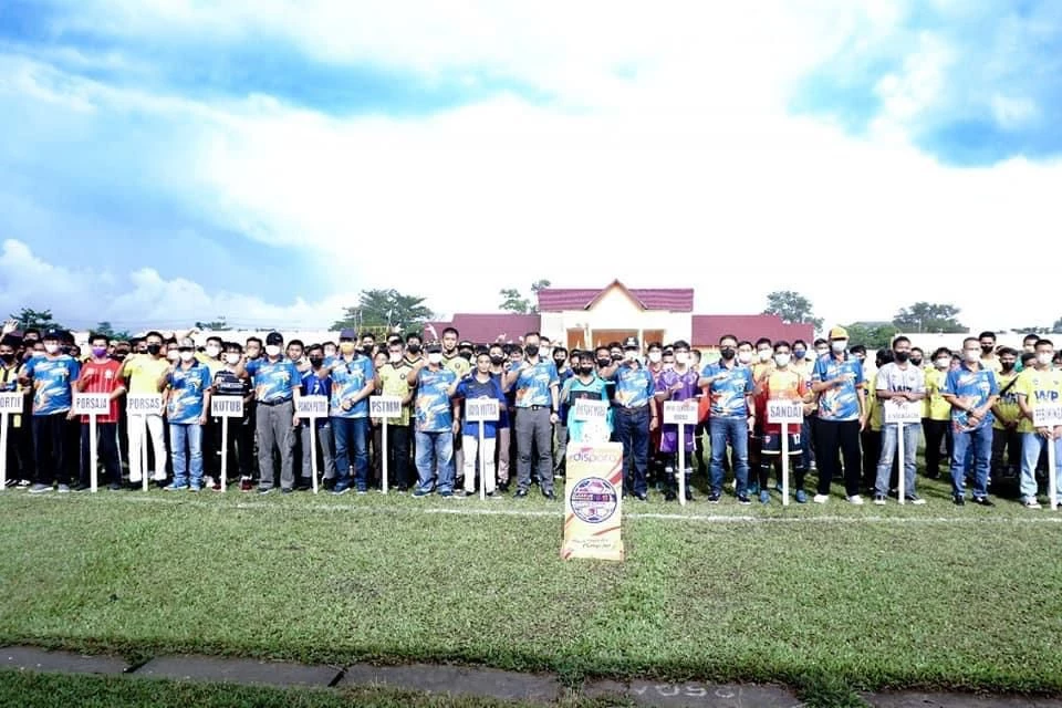 Foto: Wabup Ketapang Resmi Buka Kejuaraan Sepakbola U-19 Kabupaten Ketapang Tahun 2022 | Pifa Net