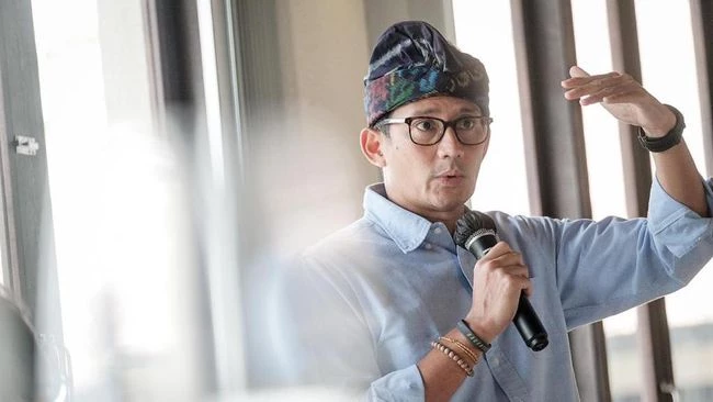 Foto: Tinjau Rumah Radakng, Menparekraf Sandiaga Uno Promosikan Wisata Budaya | Pifa Net