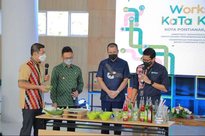 Foto: Keseruan Lomba Buat Es Lidah Buaya, Menteri Sandi Juara 1, Wako Edi Kamtono Juara 2 | Pifa Net