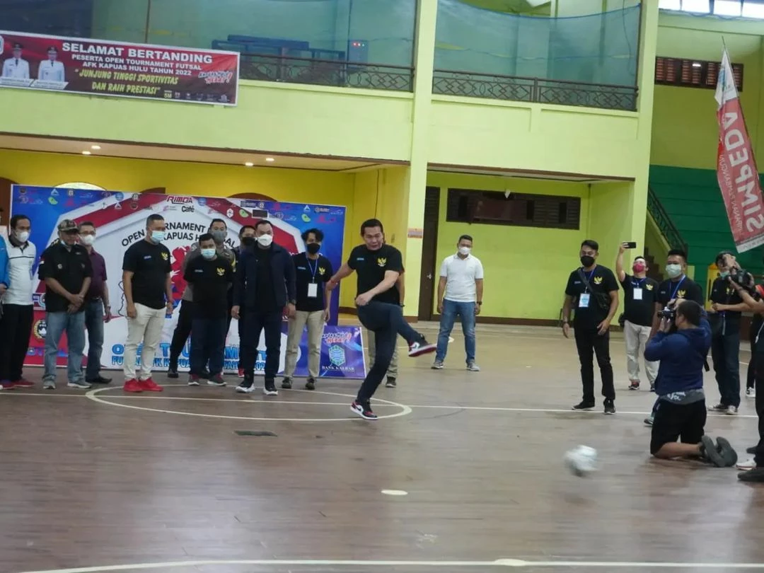 Foto: Buka Turnamen Futsal AFK, Bupati Kapuas Hulu: Junjung Tinggi Sportifitas | Pifa Net