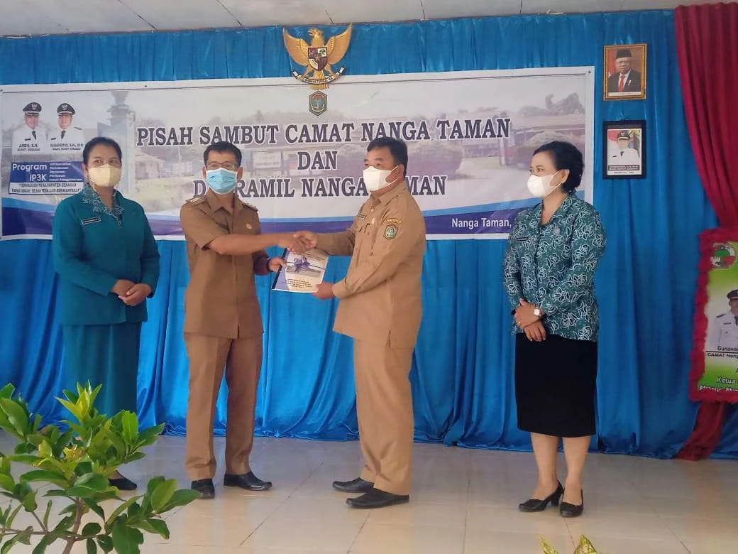 Foto: Pemerintah Kecamatan Nanga Taman Selenggarakan Pisah Sambut Camat dan Danramil | Pifa Net