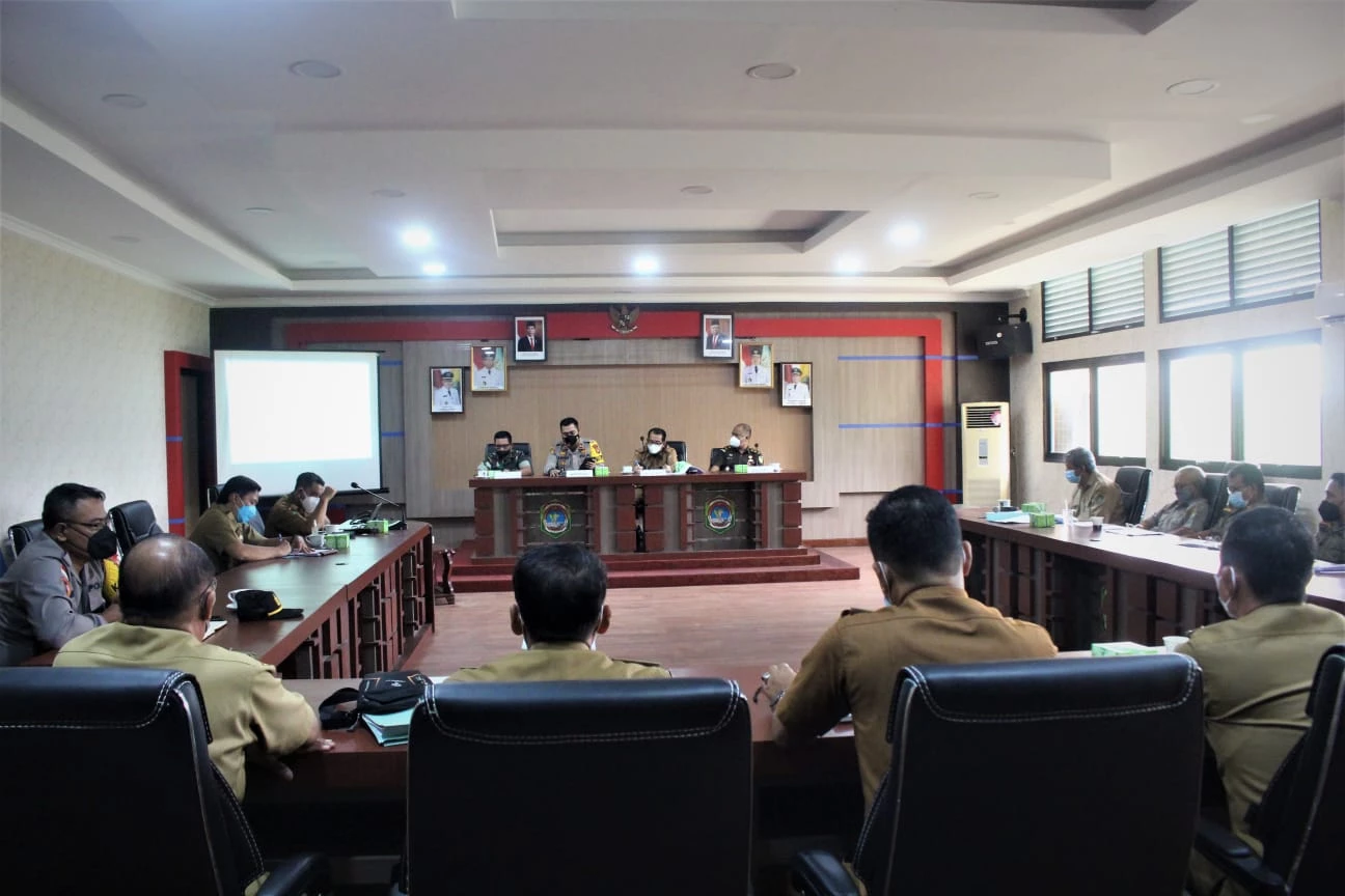 Foto: Satgas Covid Kabupaten Sekadau Gelar Rapat Evaluasi Percepatan Vaksinasi     | Pifa Net
