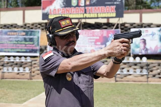Foto: Yohanes Ontot Buka Kegiatan Turnamen Menembak Perbankin Sanggau | Pifa Net