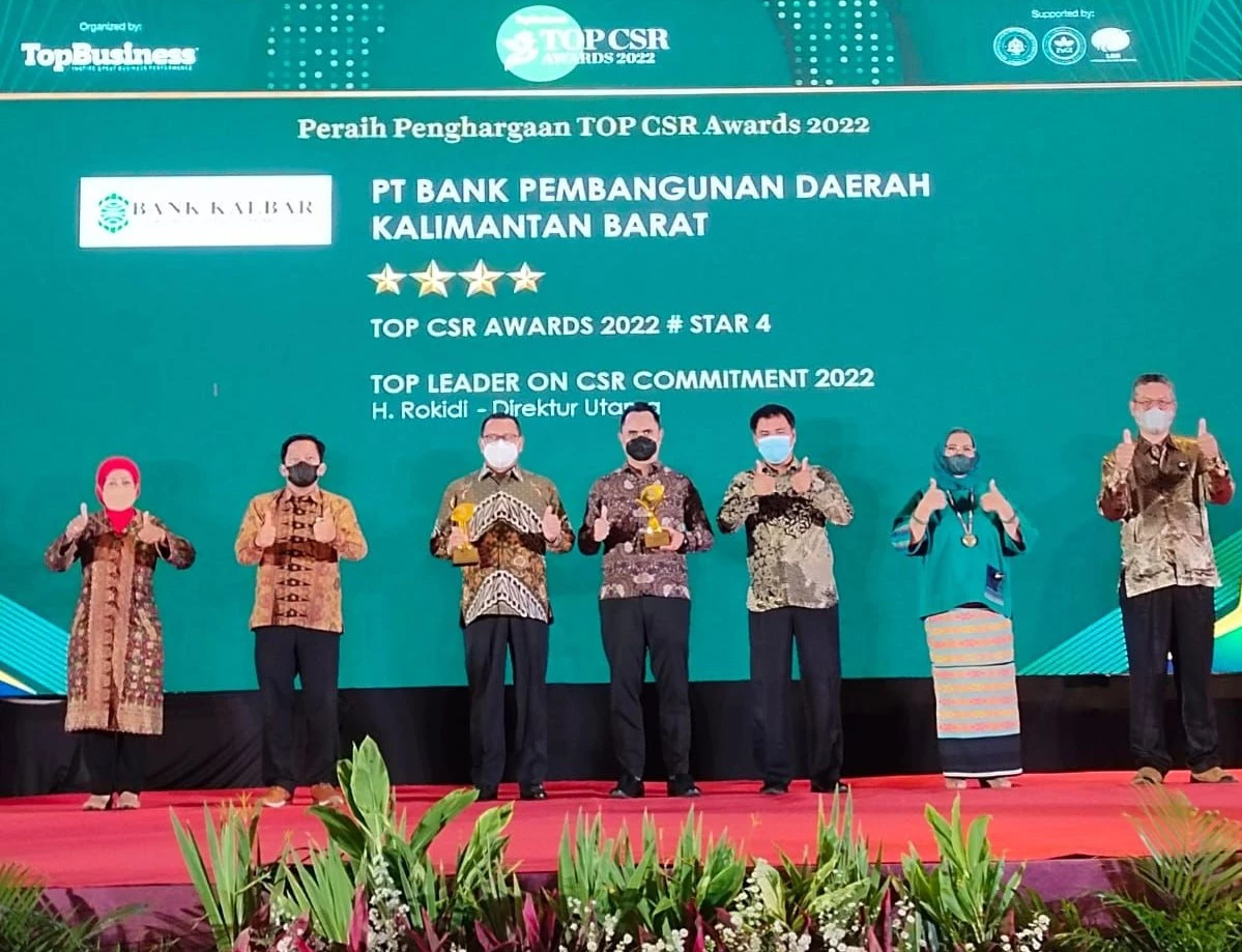 Foto: Bank Kalbar Raih Penghargaan Top CSR Award 2022 | Pifa Net