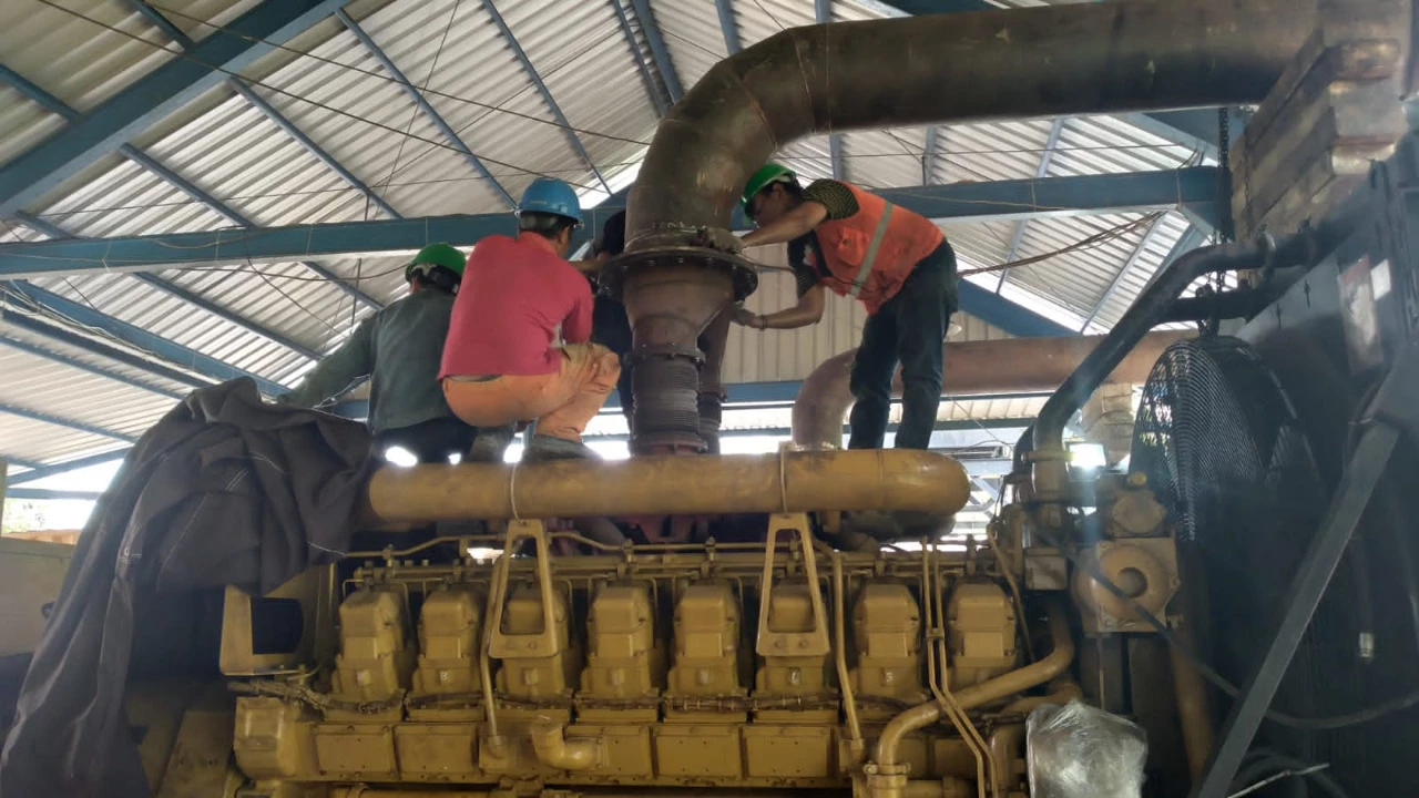 Foto: Tingkatkan Kualitas Layanan di Daerah Perbatasan, PLN Kalbar Tambah Daya Mampu Mesin Pembangkit | Pifa Net