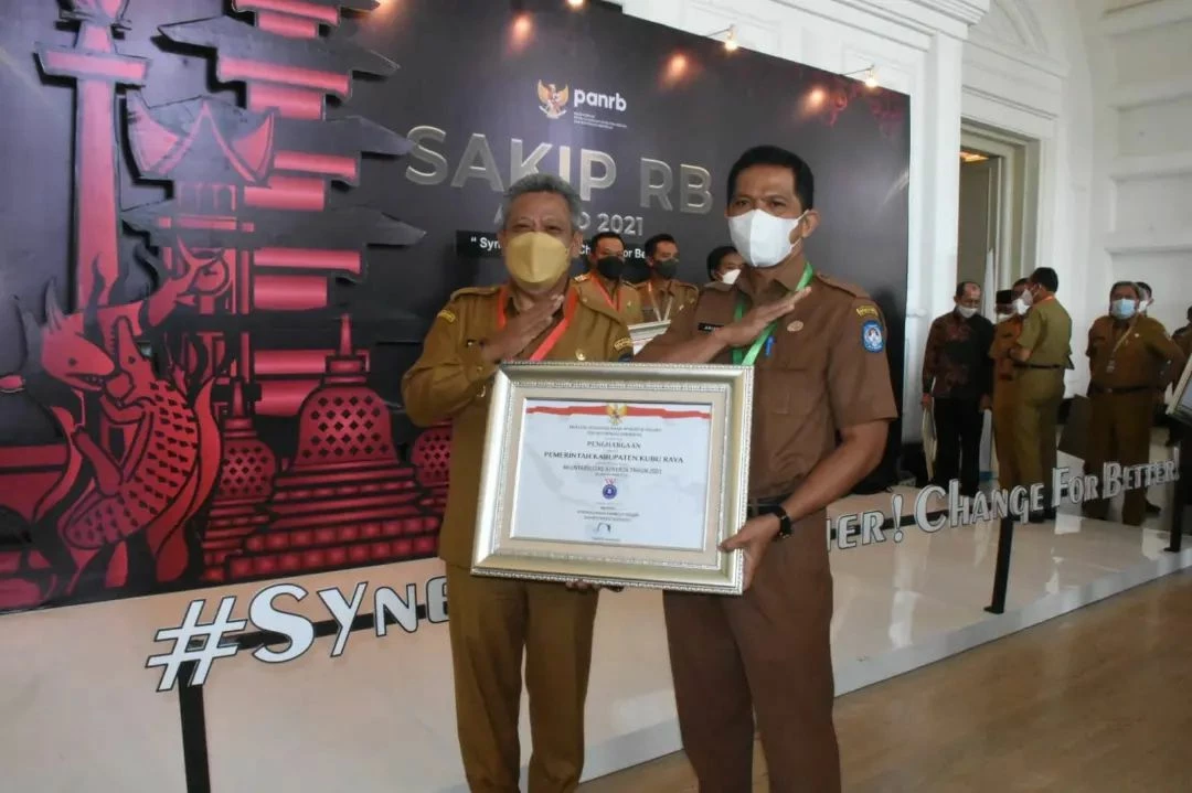 Foto: Pemkab Kubu Raya Raih Predikat B SAKIP & RB Award 2021    | Pifa Net