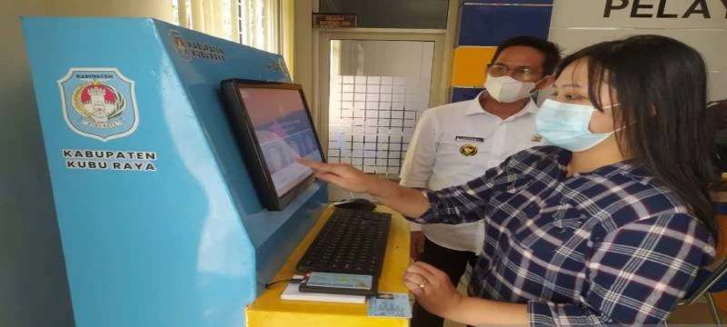 Foto: Pemerintah Desa Parit Baru Manfaatkan ASM untuk Layani Pembuatan Surat Masyarakat | Pifa Net