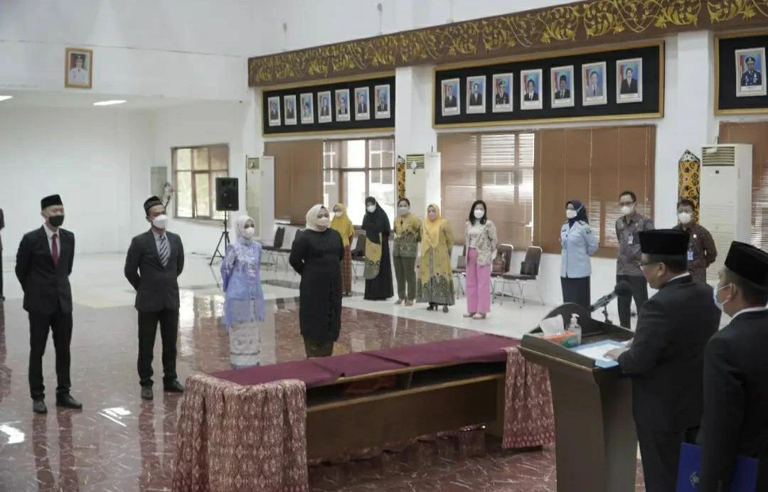 Foto: Kemenkumham Kalbar Lantik 4 Notaris Provinsi Kalbar | Pifa Net