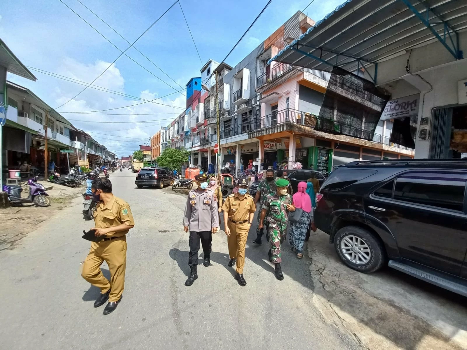 Foto: Produk Kedaluarsa Ditemukan dan Ketersediaan Minyak Goreng Masih Dikeluhkan Warga Sanggau | Pifa Net