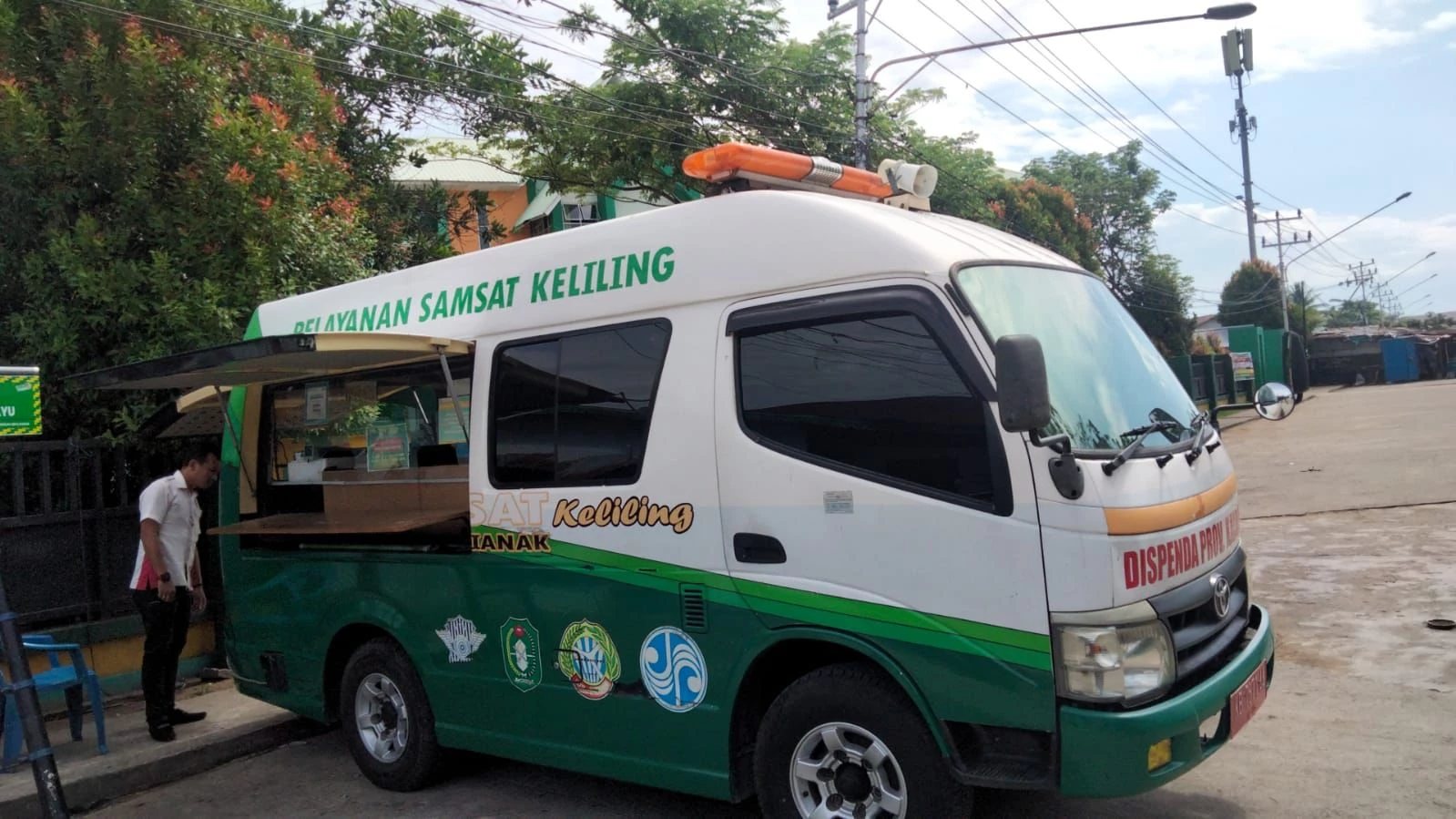 Foto: Jelang Cuti Bersama, Warga Diimbau Segera Bayar Pajak Kendaraan | Pifa Net
