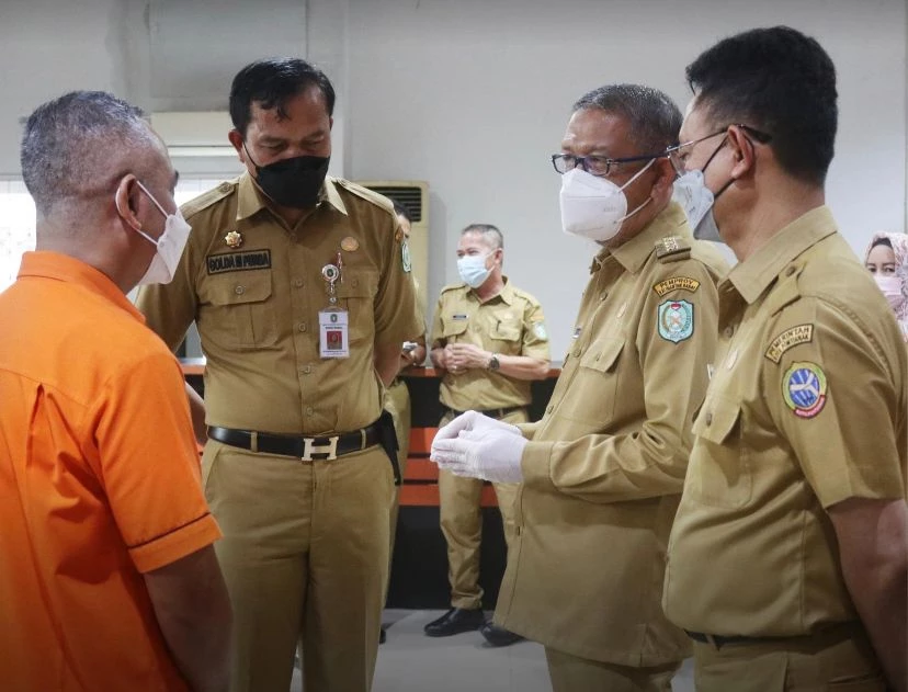 Foto: Gubernur Kalbar Serahkan Bantuan BLT Minyak Goreng dan BPNT Bagi Masyarakat | Pifa Net
