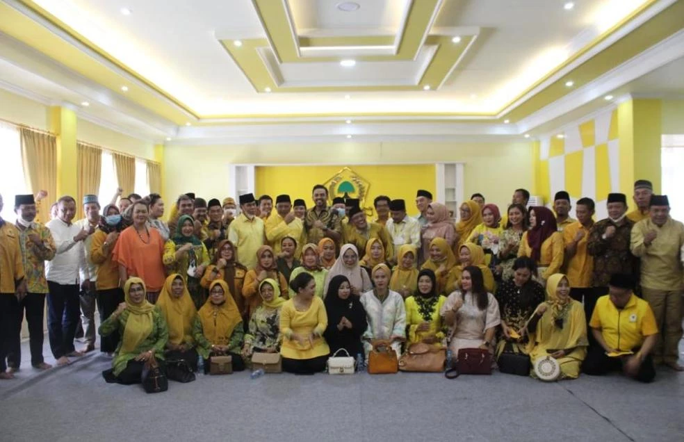 Foto: Silaturahmi Idul Fitri Golkar Kalbar Bahas Persiapan Pemilu 2024    | Pifa Net