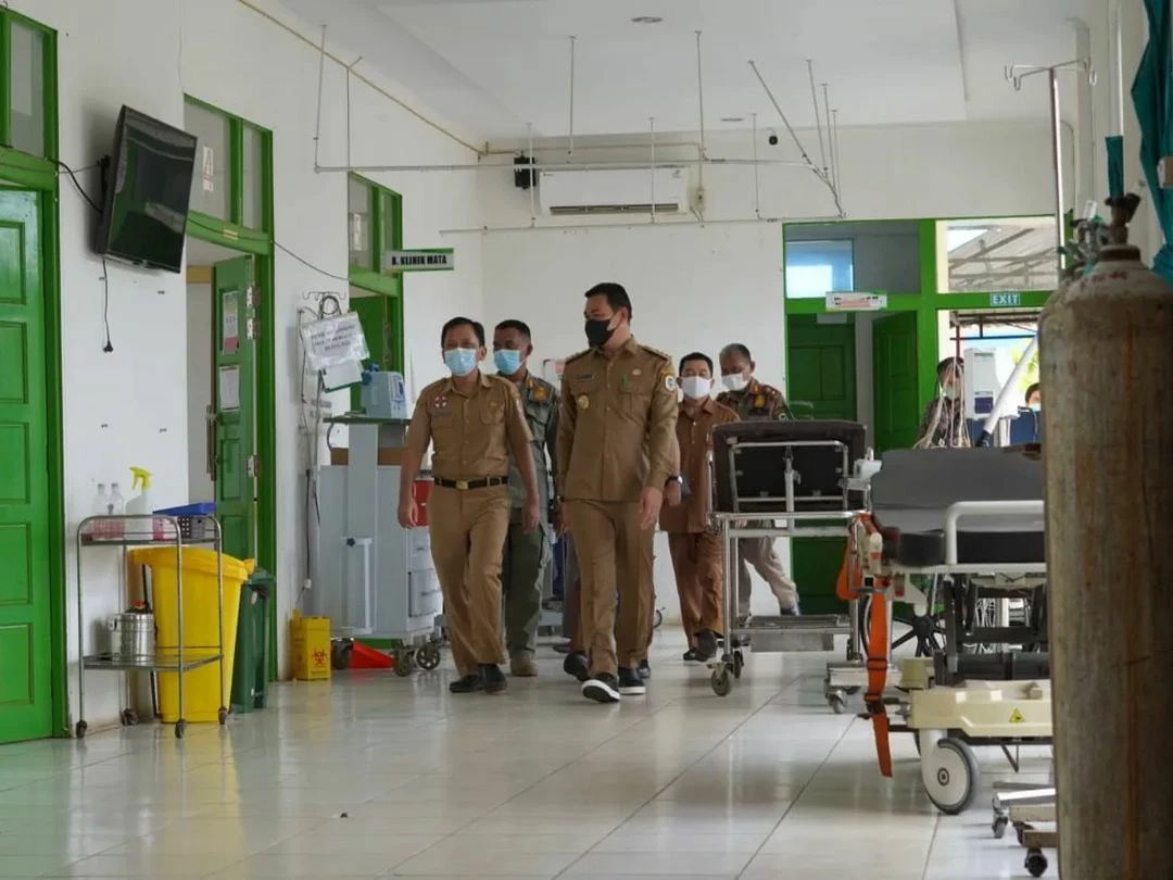Foto: Cek RSUD Putussibau, Bupati Kapuas Hulu Sebut Nol Kasus Covid-19 | Pifa Net